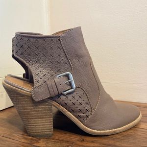 Dolce Vita ankle cutout bootie, taupe